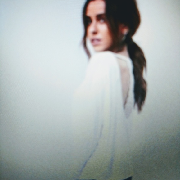 NWT  Size 2x/3x left Open back shirt - Picture 3 of 8